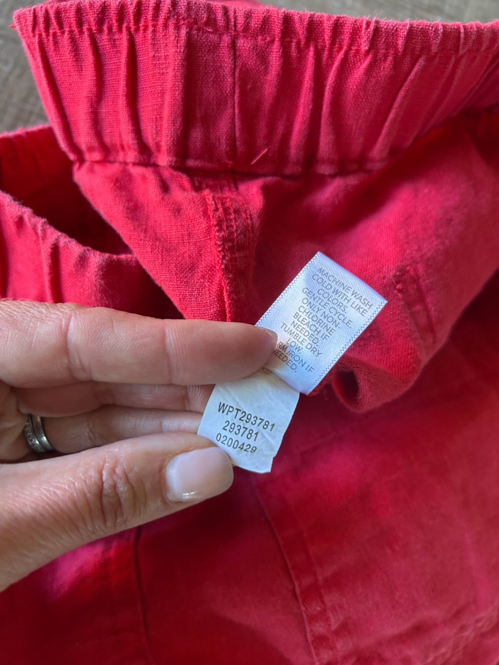 ▶️ J Jill 100% Linen Coral Red Pull On Shorts
Elastic Waist Pockets Size M - Picture 6 of 10
